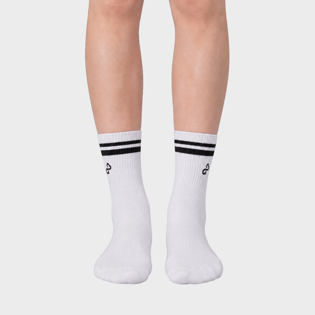 Bodiwealth White striped crew socks, front on model