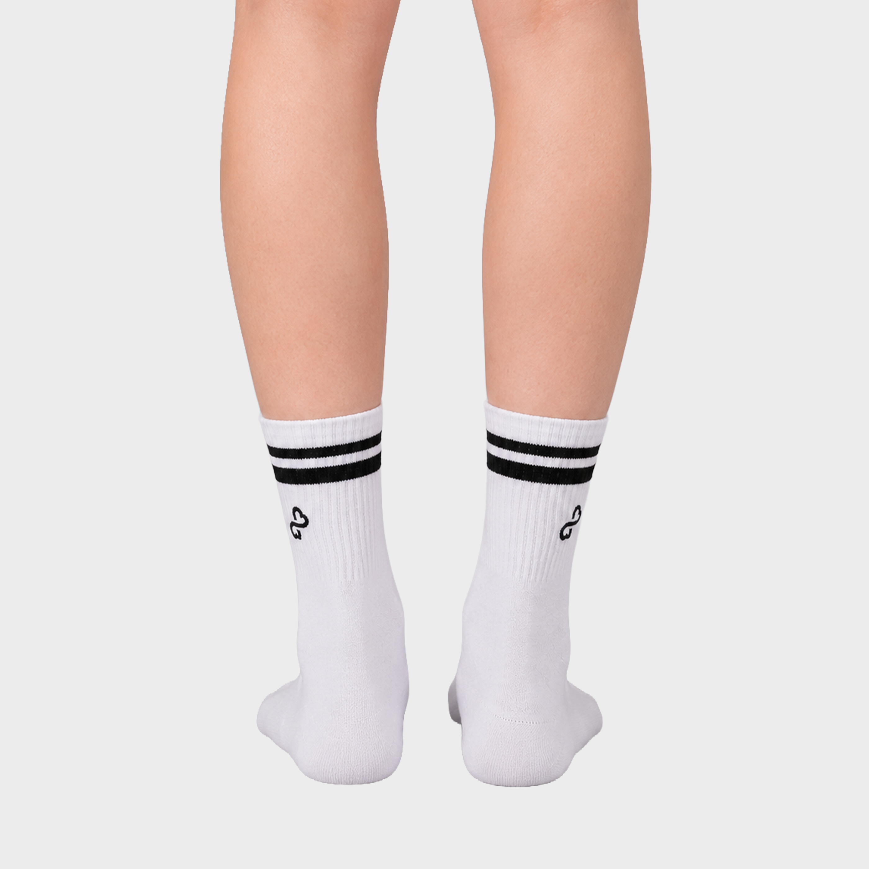 Bodiwealth White striped crew socks, back on model