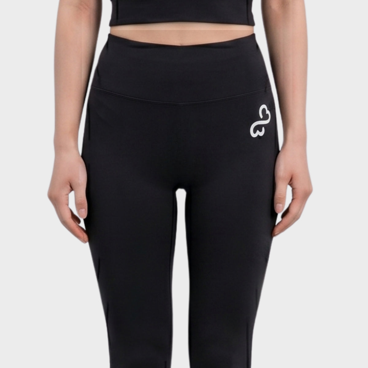 Bodiwealth Black yoga pants, model front detail